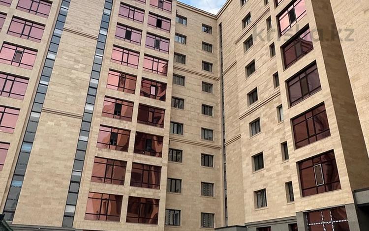 3-комнатная квартира, 104 м², 3/10 этаж, мкр Юго-Восток, Муканова 53/8 — Муканова , Букетова , Турист , Норма за 36.5 млн 〒 в Караганде, Казыбек би р-н — фото 2