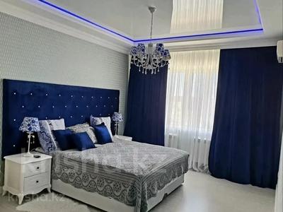 2-комнатная квартира · 87 м² · 5/5 этаж, мкр. Алтын орда, Молдагуловой 64 за 16 000 〒 в Актобе