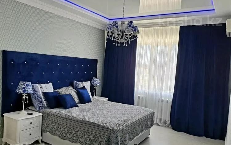 2-комнатная квартира · 87 м² · 5/5 этаж, мкр. Алтын орда, Молдагуловой 64 за 16 000 ₸ в Актобе — фото 2