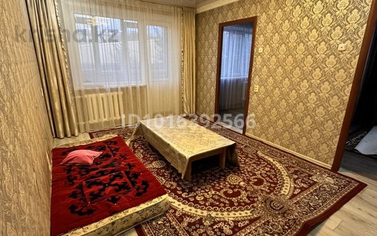 3-комнатная квартира · 48 м² · 2/5 этаж, Майкудук, 16й микрорайон — Находится возле кинотеатр «Сарыарка» и школа 76 за 150 000 ₸ в Караганде, Алихана Бокейханова р-н — фото 2