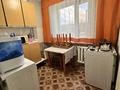3-комнатная квартира · 48 м² · 2/5 этаж, Майкудук, 16й микрорайон — Находится возле кинотеатр «Сарыарка» и школа 76 за 150 000 ₸ в Караганде, Алихана Бокейханова р-н — фото 5