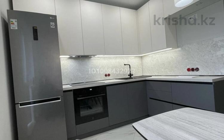 2-комнатная квартира · 55 м² · 4/17 этаж, мкр Юго-Восток, проспект Шахтеров 46/1 за 30 000 ₸ в Караганде, Казыбек би р-н — фото 4