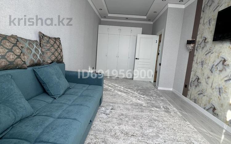 1-комнатная квартира · 40 м² · 17/17 этаж, Туран 44Б за 280 000 ₸ в Астане, Есильский р-н — фото 2