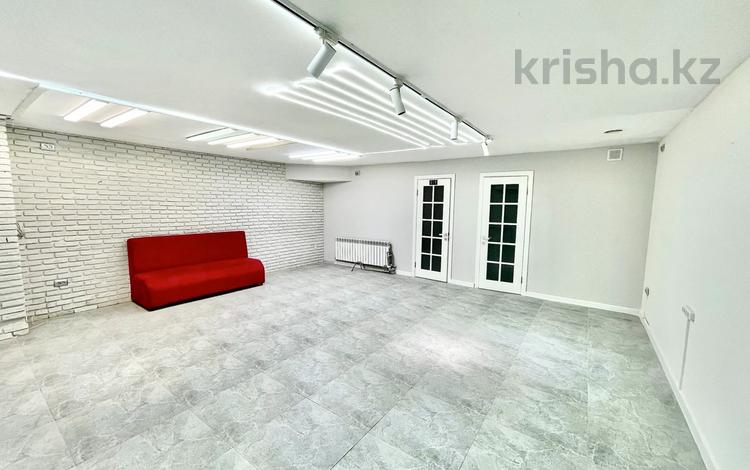 Свободное назначение, офисы, магазины и бутики, салоны красоты · 49 м² за 24.6 млн ₸ в Астане — фото 2