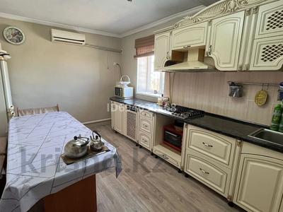 Жер үй мен саяжайлар в Атырауской обл.: Жеке үй · 4 бөлме · 120 м² · 5 сот., Тауке хан 105, бағасы: 16 млн 〒 Жеке үй · 4 бөлме · 120 м² · 5 сот., Тауке хан 105, бағасы: 16 млн 〒 в Атырау, мкр Химпоселок
