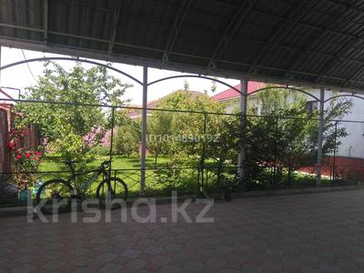 Отдельный дом · 2 комнаты · 150 м² · 8 сот., Байтерек 18 за 87 млн ₸ в Туздыбастау (Калинино)