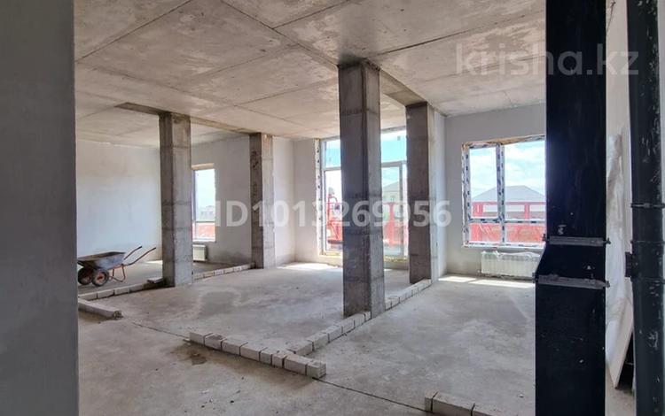 2-комнатная квартира · 84.6 м², мкр. Алтын орда 228 за 34.6 млн ₸ в Актобе — фото 2