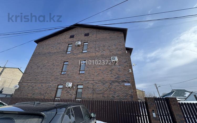 1-комнатная квартира · 75 м² · 1/3 этаж, мкр Жана Орда, Рамаева 2/1 — Москвовская за 27.4 млн 〒 в Уральске — фото 2