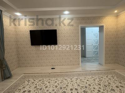 2-комнатная квартира · 90 м² · 5/5 этаж, Авиатор за 200 000 ₸ в Актобе, мкр Авиатор