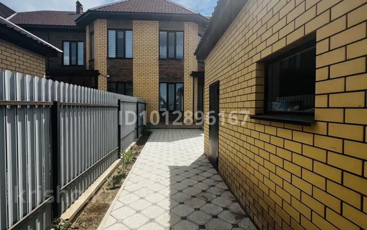 Часть дома · 5 комнат · 180 м² · 3 сот., Жубана Молдагалиева 10 — Даулеткерея за 77 млн ₸ в Уральске — фото 4