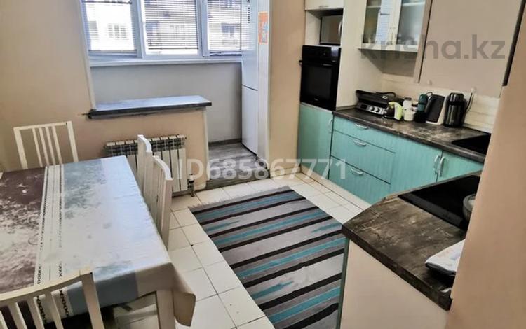 3-комнатная квартира · 70 м² · 10/12 этаж, мкр Акбулак, Дарабоз 9 за 42.5 млн ₸ в Алматы, Алатауский р-н — фото 2