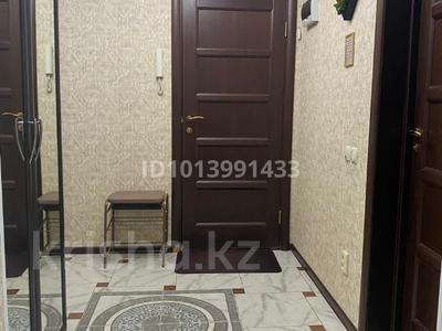2-бөлмелі пәтер · 60 м² · 4/5 қабат, Ильясова 2 — Торговый дом "Жайна", бағасы: 17.8 млн ₸ в 