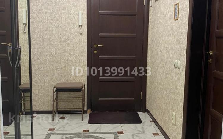 2-бөлмелі пәтер · 60 м² · 4/5 қабат, Ильясова 2 — Торговый дом "Жайна", бағасы: 17.8 млн ₸ в  — фото 11