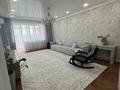 3-бөлмелі пәтер · 90 м² · 5/5 қабат, 4 ш/а 26/2, бағасы: 35 млн ₸ в Уральске, мкр 4