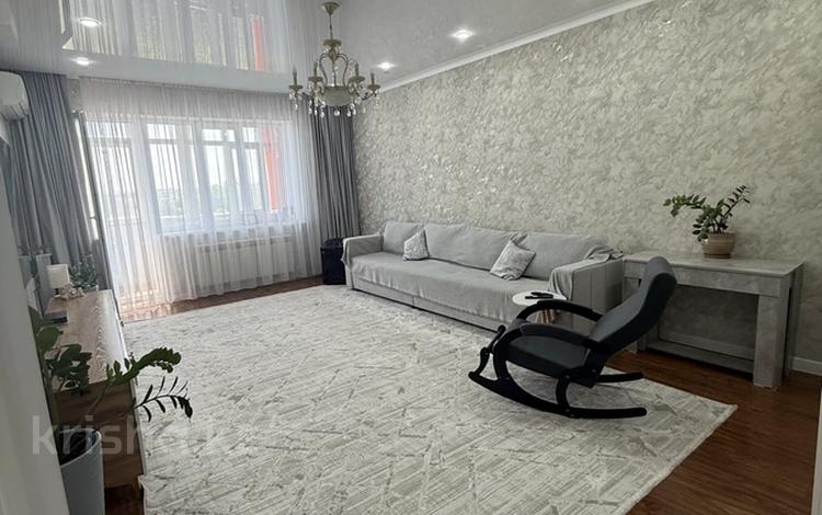 3-бөлмелі пәтер · 90 м² · 5/5 қабат, 4 ш/а 26/2, бағасы: 35 млн ₸ в Уральске, мкр 4 — фото 2