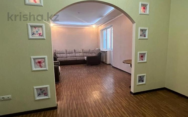 3-комнатная квартира, 90 м², 6/9 этаж, Кенесары хана за 55 млн 〒 в Алматы — фото 2