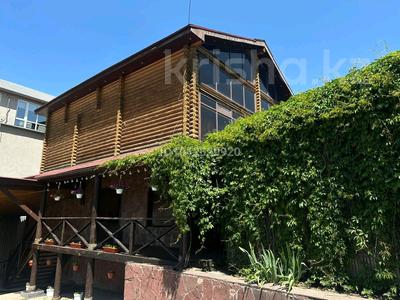 Дом · 4 комнаты · 400 м², мкр Горный Гигант — Омарова-Татимбета за 130 000 〒 в Алматы, Медеуский р-н