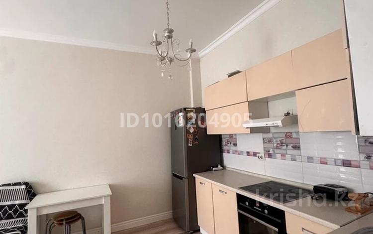 2 комнаты · 45 м² · 2/8 этаж, Улы Дала 56 — Ищу на подселение девушку за 125 000 ₸ в Астане, Есильский р-н — фото 2