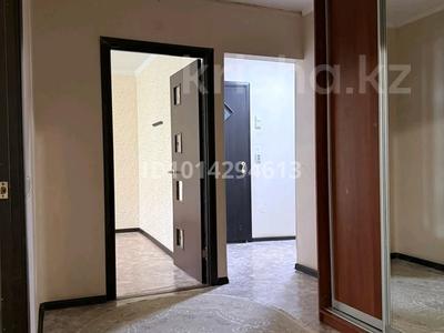 3-бөлмелі пәтер · 75 м² · 1/9 қабат, 12 ш/а. 42 — Ал фараби Бокенбай бытыра, бағасы: 150 000 ₸ в Актобе, мкр 12