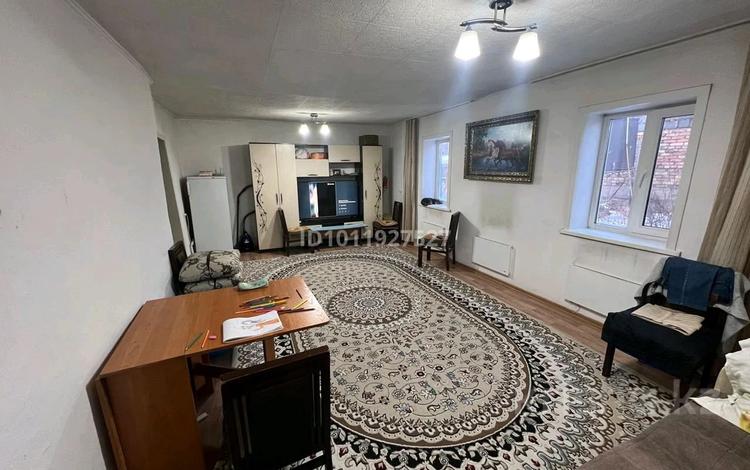 Отдельный дом · 4 комнаты · 80 м² · 12 сот., мкр Городской Аэропорт, Курмангазы 13 — Космонавтов за 45 млн ₸ в Караганде, Казыбек би р-н — фото 2