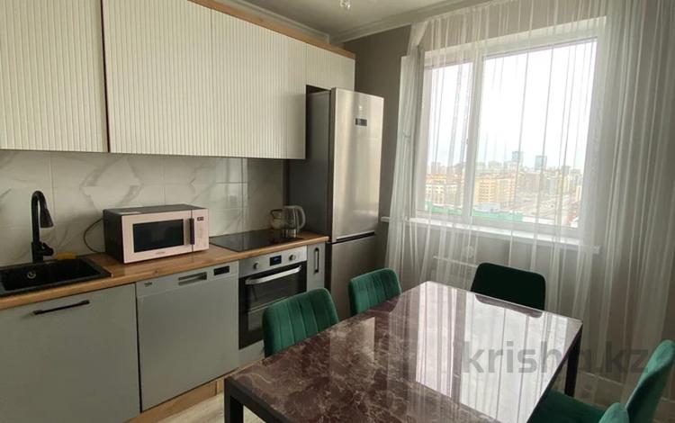 3-комнатная квартира · 78 м² · 16/22 этаж, Роза Багланова 6/4 — ПОЛНОЦЕННАЯ КВАРТИРА за 300 000 〒 в Астане, Нура р-н — фото 2