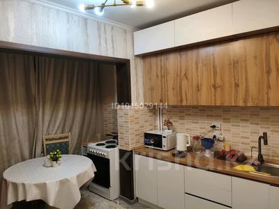 1-бөлмелі пәтер · 43 м² · 1/5 қабат, Айнабұлақ-3 ш/а. 155, бағасы: 26 млн ₸ в Алматы, Жетысуский р-н