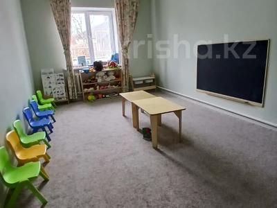 Отдельный дом · 6 комнат · 285 м² · 15 сот., Султанбека Ходжанова 55-2 за 380 млн 〒 в Алматы, Бостандыкский р-н