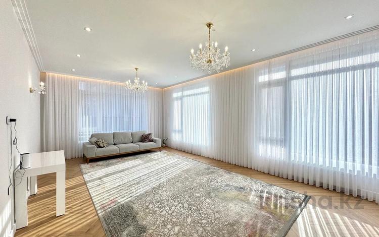 5-комнатная квартира · 192 м², Бухар жырау 26 за 350 млн ₸ в Астане, Есильский р-н — фото 2