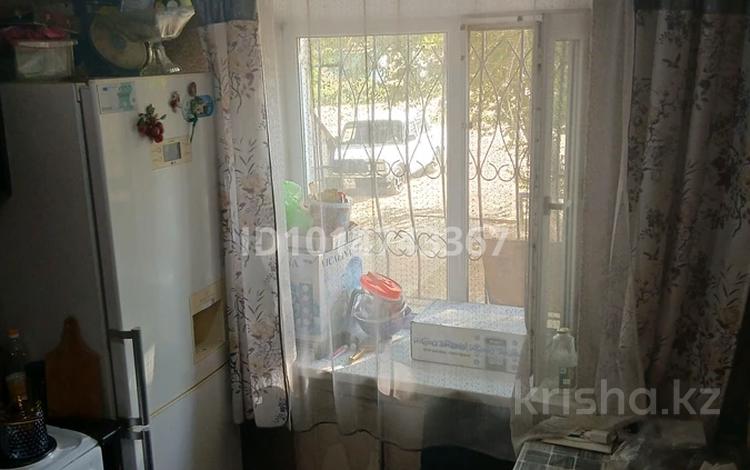2-бөлмелі пәтер · 42 м² · 1/5 қабат, 66-й квартал 8, бағасы: 14 млн ₸ в Семее — фото 2