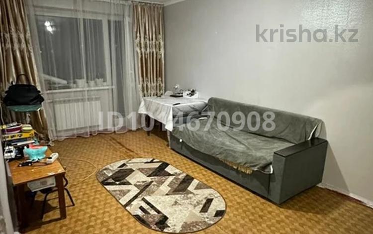 2-комнатная квартира · 45 м² · 3/5 этаж, 3 мкр 2 за 8.5 млн ₸ в Абай — фото 2