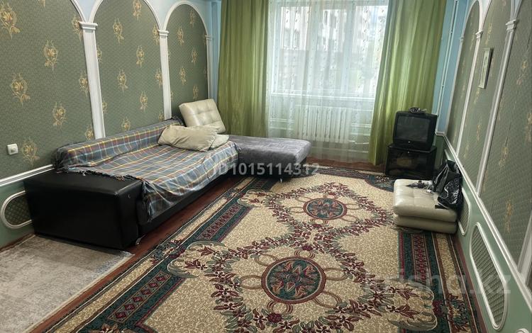 2-бөлмелі пәтер · 70 м² · 2/6 қабат, 4мкр 38б — Возле школы ОМГ, бағасы: 28.5 млн ₸ в Конаеве — фото 2