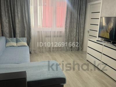 2-бөлмелі пәтер · 43.4 м² · 5/10 қабат, мкр Аксай, Б. Момышулы 25, бағасы: 36 млн ₸ в Алматы, Ауэзовский р-н