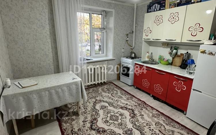 2-бөлмелі пәтер · 33 м² · 2/9 қабат, абая 102, бағасы: 9 млн ₸ в Уральске — фото 2