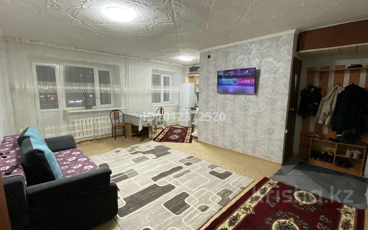 2-комнатная квартира · 42 м² · 4/5 этаж, пер. 410-й Квартал 7 за 16 млн ₸ в Семее, Красный Кордон — фото 2
