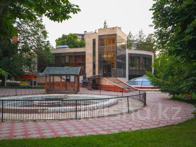 Свободное назначение, офисы, магазины и бутики, склады, общепит, салоны красоты, бани, гостиницы и зоны отдыха, медцентры и аптеки, образование, развлечения · 637 м² за 560 млн ₸ в Алматы, Бостандыкский р-н