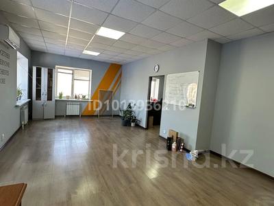 Офисы · 180 м² за 360 000 ₸ в Актобе, мкр Шанхай