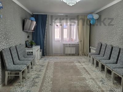 3-комнатная квартира, 83.6 м², 1/9 этаж, Самал за 29.5 млн 〒 в Уральске