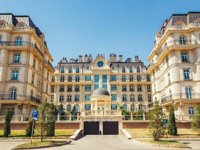 4-комнатная квартира · 203 м² · 5/6 этаж, Шарля де Голля 5/6 за 1.4 млн ₸ в Астане, Алматы р-н