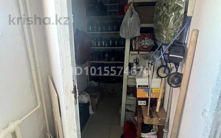 3-бөлмелі пәтер · 70.2 м² · 8/9 қабат, 9-ші шағым аудан — 15 магазин, бағасы: 40 млн ₸ в Костанае, 9-й микрорайон — фото 2