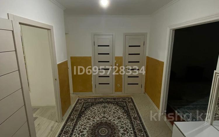 2-бөлмелі пәтер · 70 м² · 2/5 қабат, Сатпаева 42, бағасы: 200 000 ₸ в Атырау — фото 3