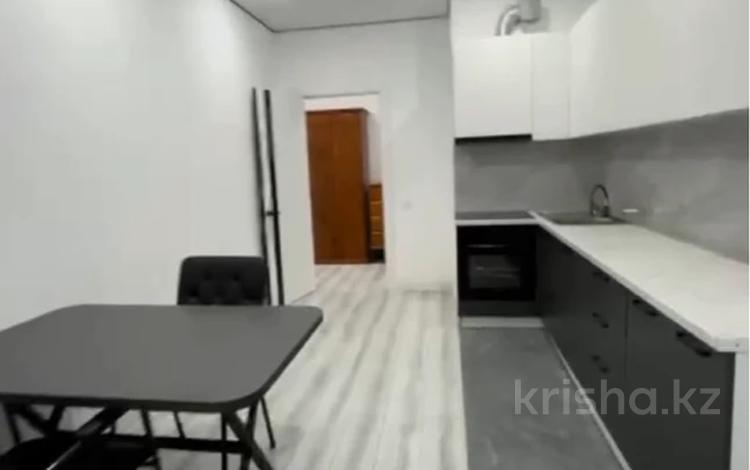 1-комнатная квартира · 45 м² · 2/15 этаж, Жазылбека 20 — Рыскулбекова за 220 000 ₸ в Алматы, Ауэзовский р-н — фото 2