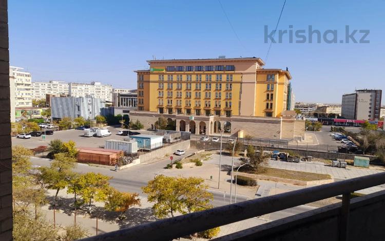 2-комнатная квартира · 53.9 м² · 5/7 этаж, 4-й мкр 55 за 10.8 млн ₸ в Актау — фото 2
