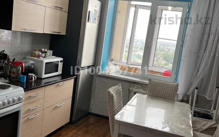 2-бөлмелі пәтер · 56 м² · 8/9 қабат, Спартака 2а — Би-Боранбай торговый дом Асима, бағасы: 19 млн ₸ в Семее — фото 2