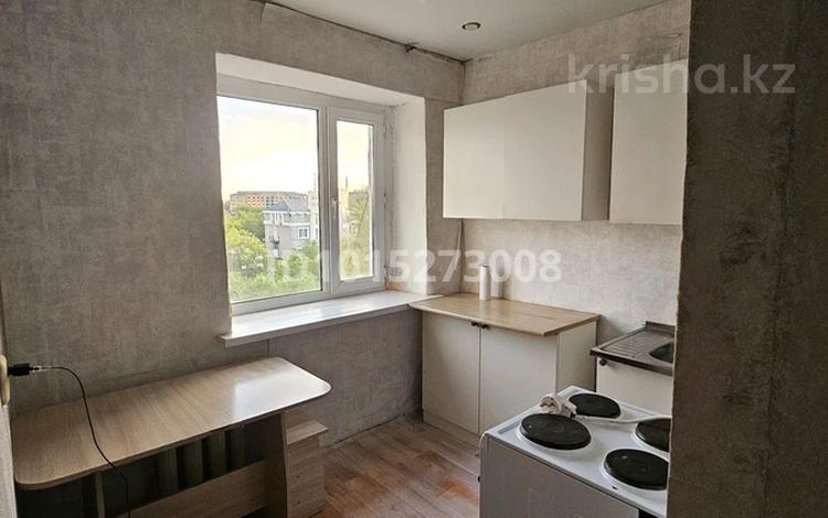 1-комнатная квартира · 32 м² · 5/5 этаж, Майкудук, Майкудук, 15й микрорайон 27 за 100 000 ₸ в Караганде, Алихана Бокейханова р-н — фото 2
