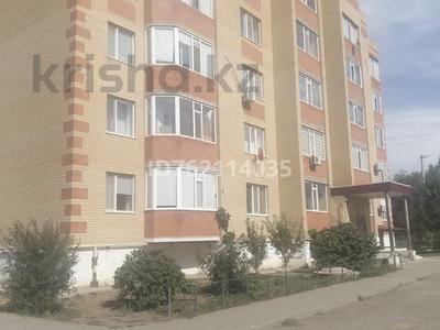 2-комнатная квартира · 59 м² · 3/5 этаж, Горпитомник 31 — Конаев 8 мектептің жанында за 16 млн ₸ в Актобе, мкр. Курмыш