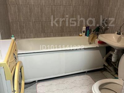 1 комната · 55 м² · 5/5 этаж, мкр Кокжиек 10 — Геологов 10б за 50 000 〒 в Алматы, Жетысуский р-н