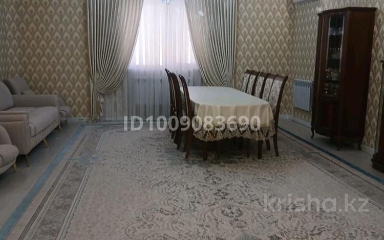 Отдельный дом · 5 комнат · 220 м² · 10 сот., Курмыш 8 за 61.8 млн 〒 в Актобе — фото 2
