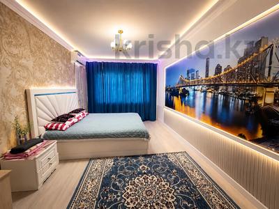 1-комнатная квартира · 45 м² · 1/5 этаж, мкр 5, Есет батыра 77 — Проспект Абая, Молодежный, Дом ветеранов за 5 000 ₸ в Актобе