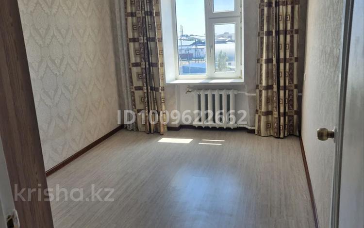 3-бөлмелі пәтер · 56 м² · 5/5 қабат, мкр Центральный, Азаттык 72, бағасы: 18 млн ₸ в Атырау — фото 2