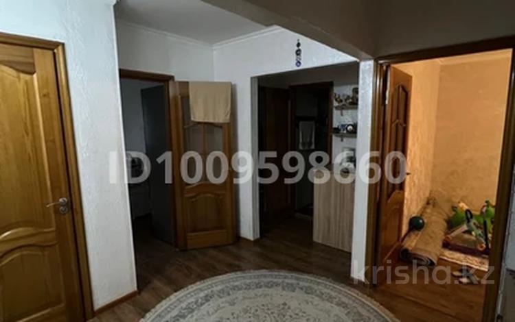 4-комнатная квартира · 80.8 м² · 2/5 этаж, мкр Мамыр-1 13 за 54.5 млн ₸ в Алматы, Ауэзовский р-н — фото 2